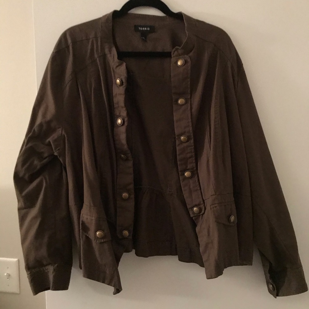 Military style green jacket. Great for fall.